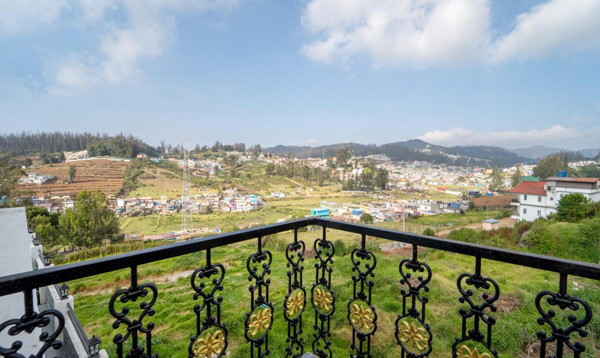 Treebo Skydale Premium Suites, 1500 Mtrs From Ooty Lake Esterno foto